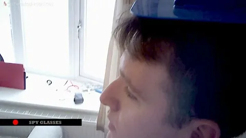 Charlie Domina el POV de Sexo Oral en Interiores – Besos, Desvestirse y Primeros Planos