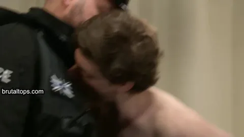 ハードコア警察官ユニフォームSEX：立ったままの手コキ＆フェラ – セッション819