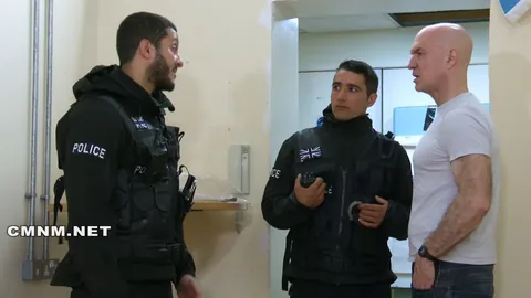 Hot Cop Vangt Slechte Jongen in Wilde Politieactie - Deel 2