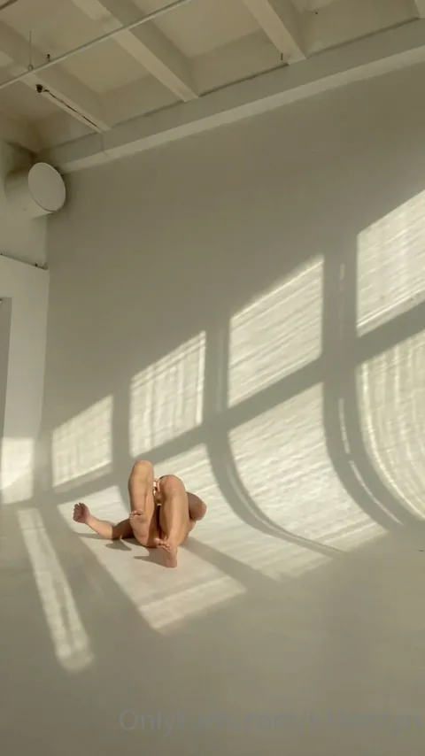 Konstantin Kostin Strips in Lingerie & High Heels, Bathroom Striptease