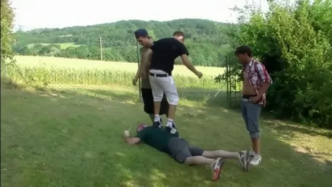 Badmasterboys: 楽園の奴隷 1 屋外での情事