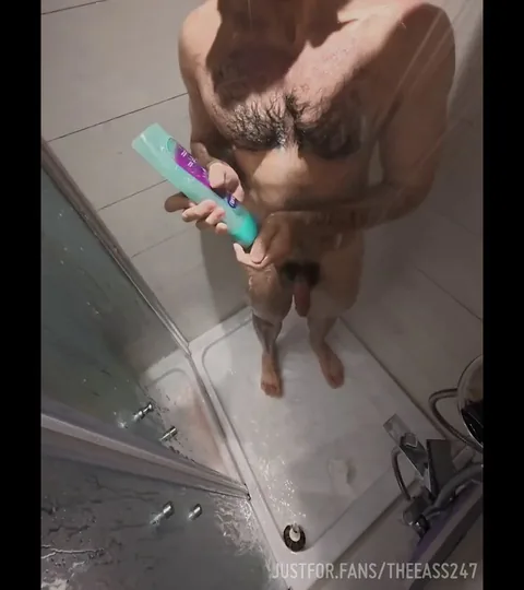 Musculoso Árabe Peludo y Chico Kinky94 Oral en el Piso del Baño